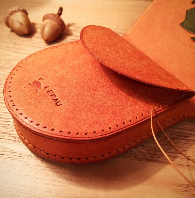Skórzana portmonetka w japońskim stylu wykonana ręcznie przez TaiYangLeather Studio